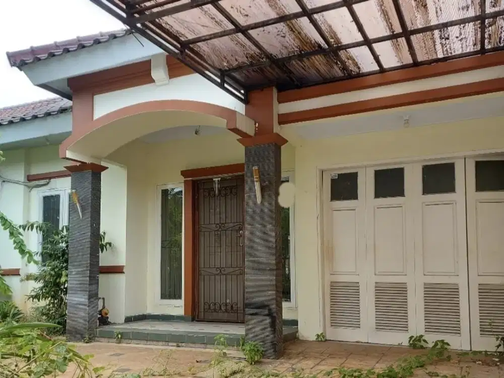 Dijual Cepat Rumah Lokasi Strategis di Bulevar Hijau Harapan Indah