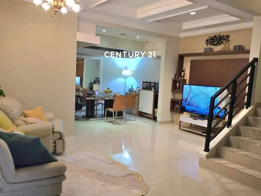 Rumah Besar 3 Lantai di Kelapa Gading, Lokasi Premium