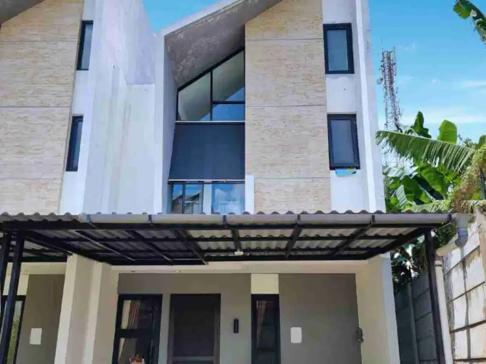 rumah 2 lantai lokasi strategis dan harga murah di BSD serpong