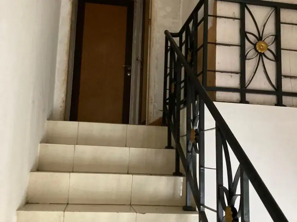 Dijual Cepat Ruko Aralia 2,5 lantai di Harapan Indah Bekasi