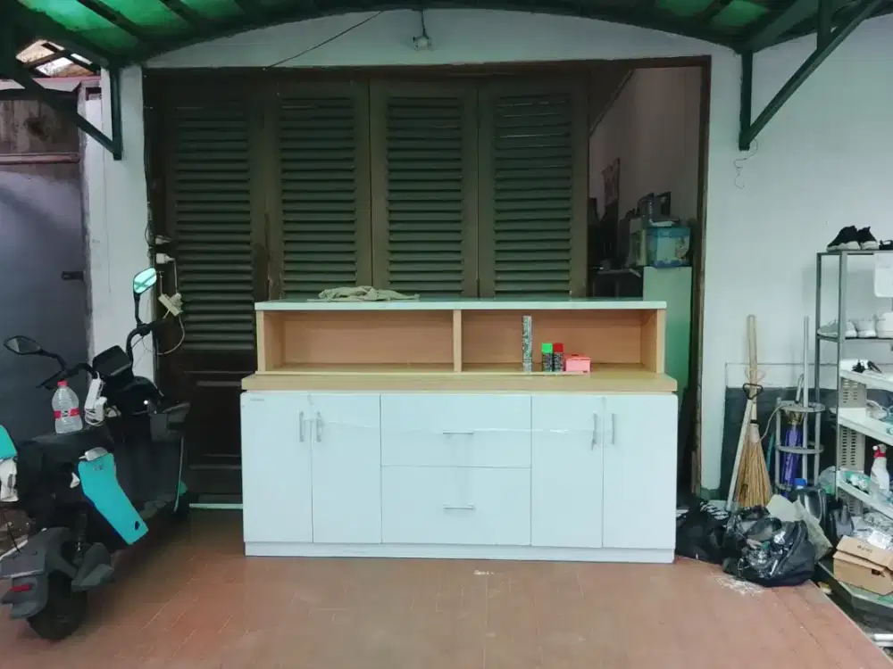 Lemari Dapur, bisa sebagai Meja Bar