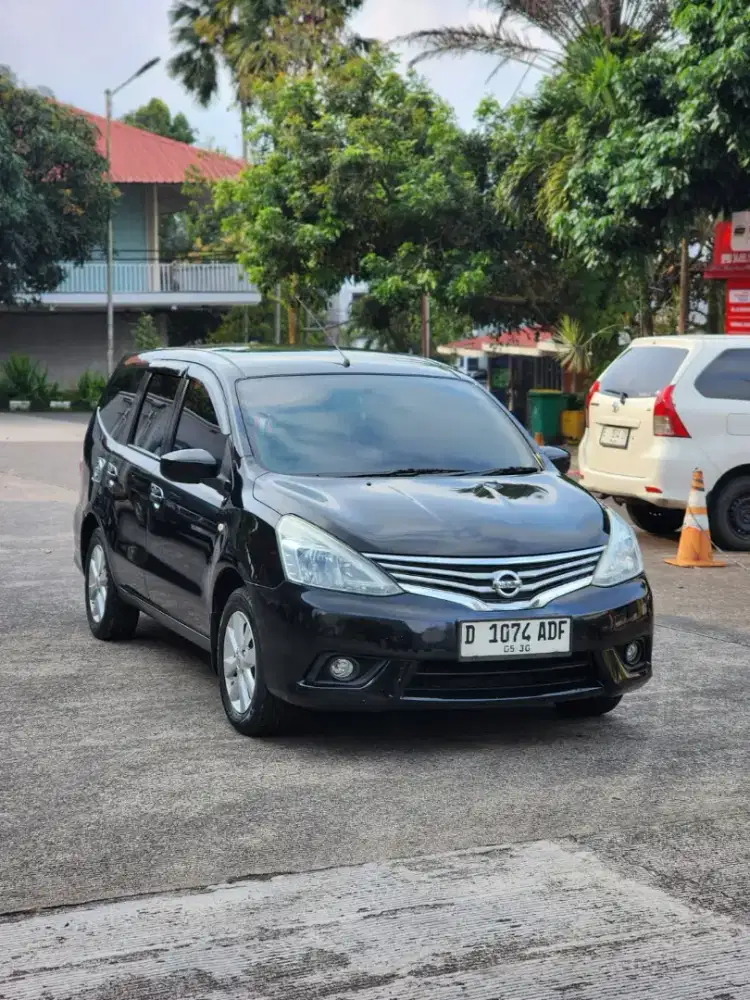 Nissan Grand Livina SV 2015 Manual Low KM