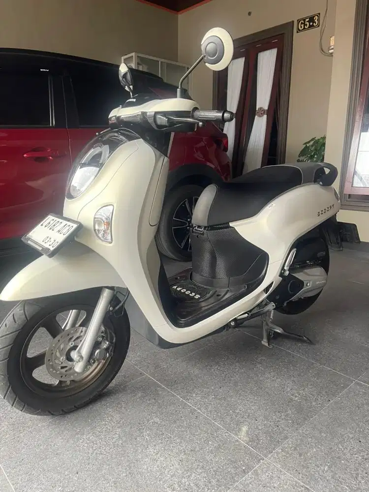 Scoopy Putih 2025 type tertinggi keyless Lengkap Terawat