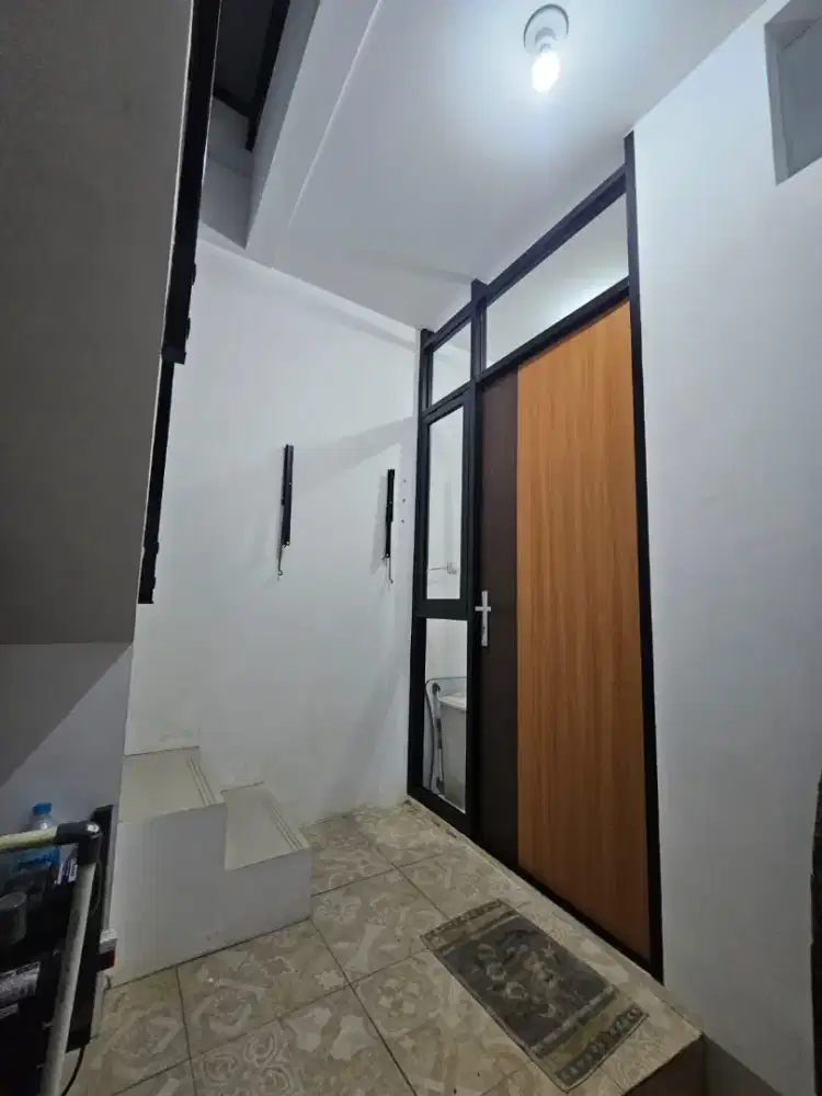 Dikontrakan rumah atas dan bawah