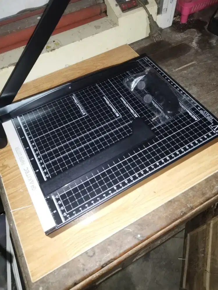 Pemotong Kertas Papercutter A4 GRAKITEC
