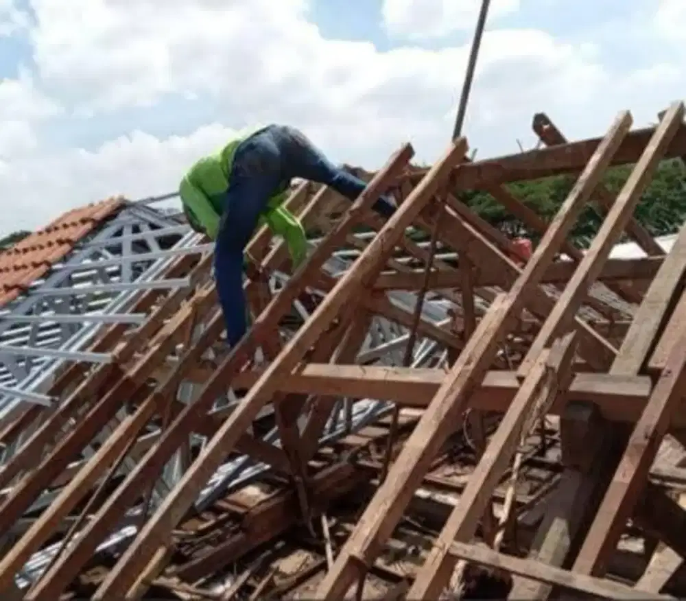 Tukang bajaringan ganti genteng renopasi
