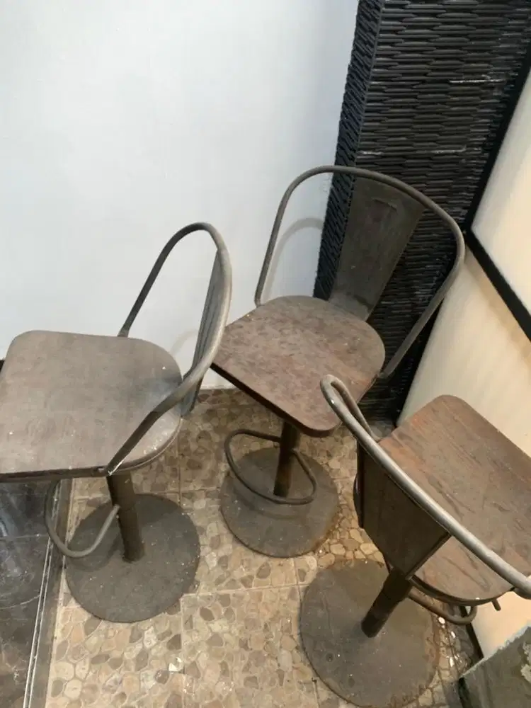 3 Kursi Bar bekas