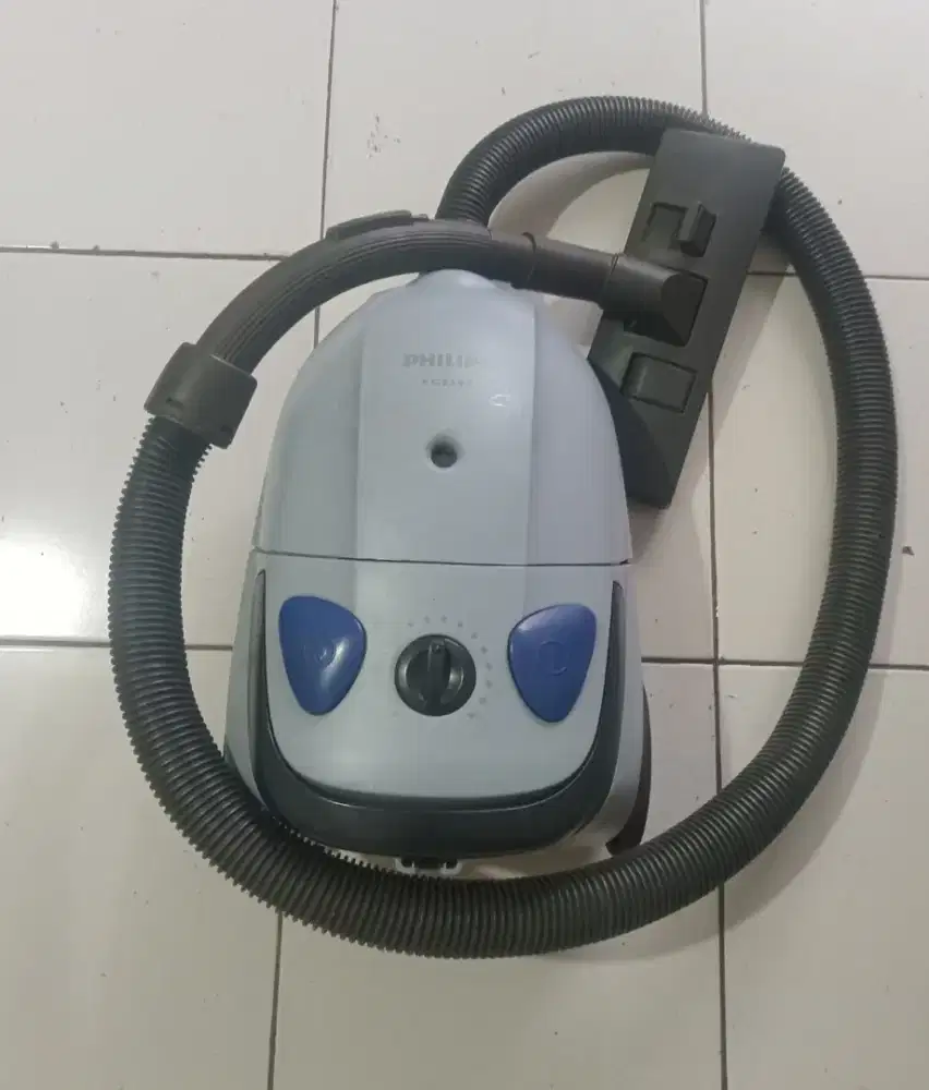 Vacum cleaner dan garment steamer