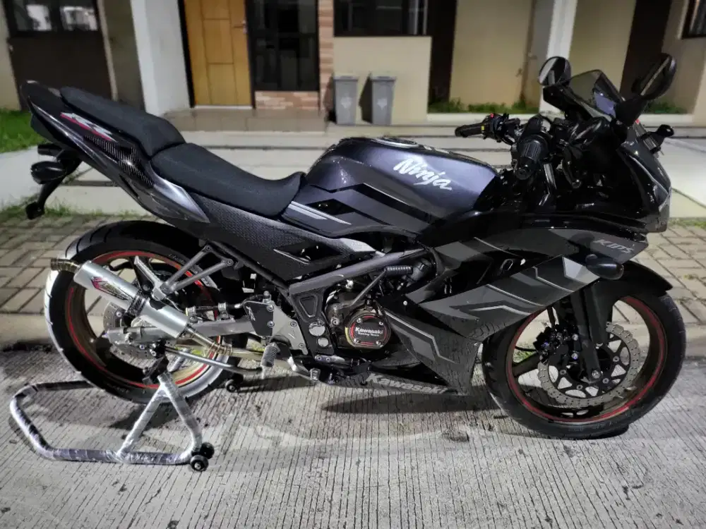 Ninja RR 2015 Silver Hitam