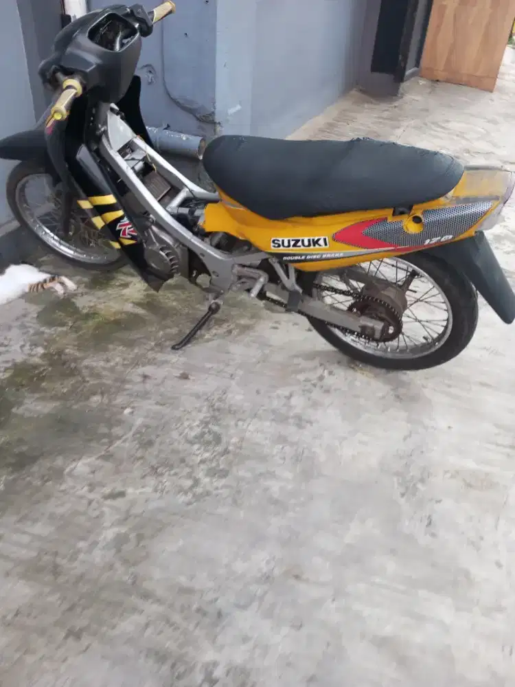 Satria RU 120 SP motor