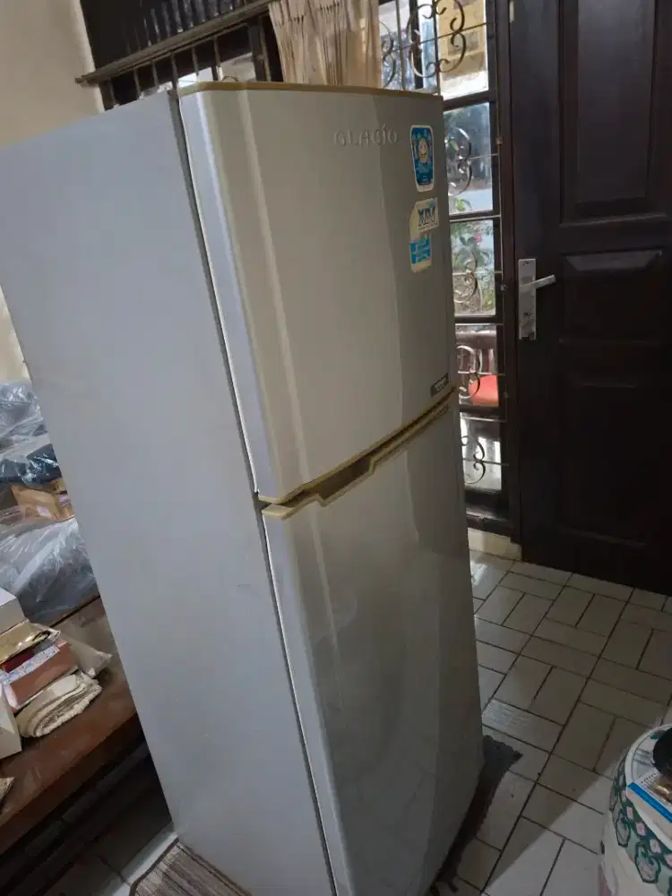 kulkas toshiba bekas 2 pintu