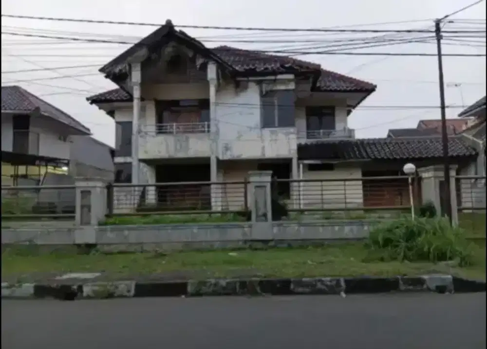 Jual rumah jalan utama Taman Yasmin