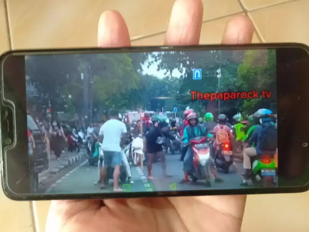 Oppo A3s baru 2 bulan lebih, mulus sekali, no minus, komplit.