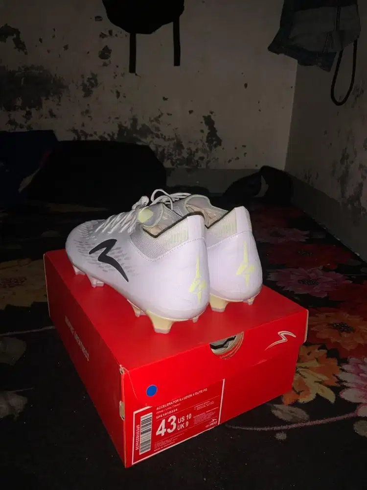 sepatu sepak bola specs accelelator illuzion 4 elite fg UK43