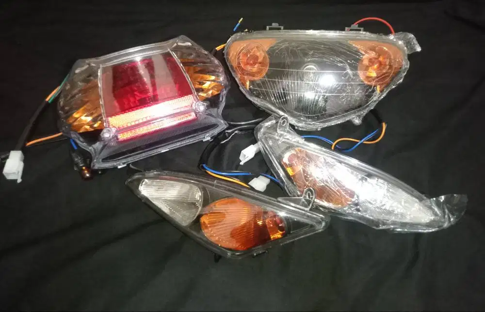 Dijual 1 set lampu Mio 2006