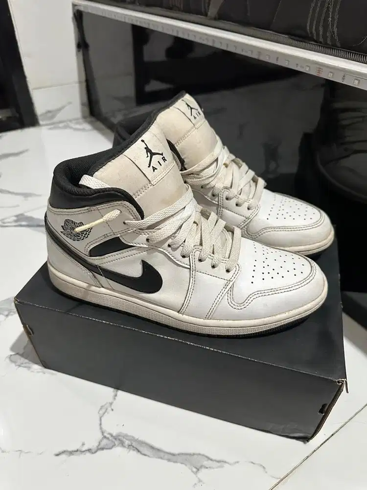 Air Jordan 1 Mid