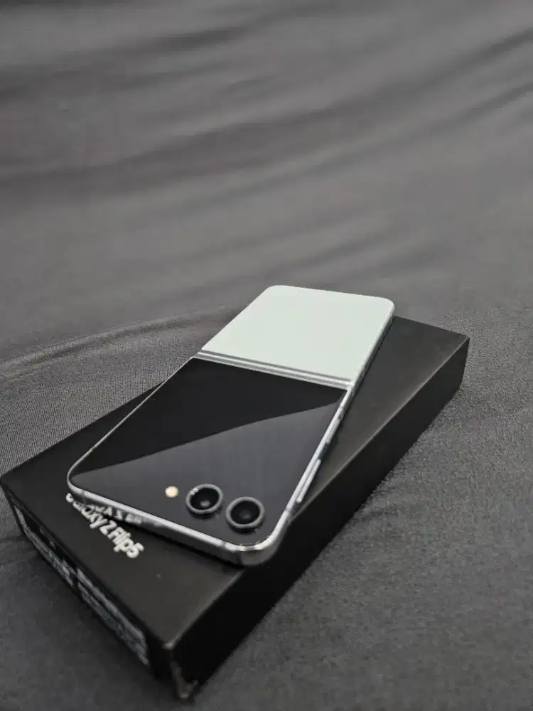 SAMSUNG ZFLIP 5 8/512 MINT GARANSI RESMI EX SEIN MULUS