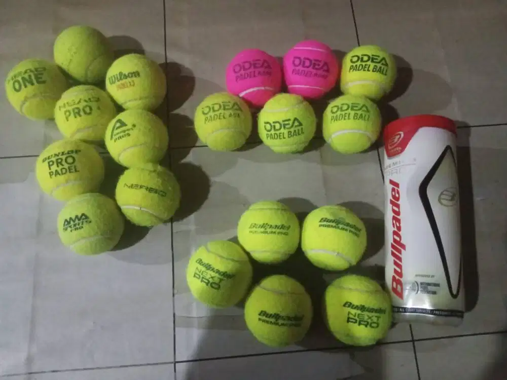 merek bola padel