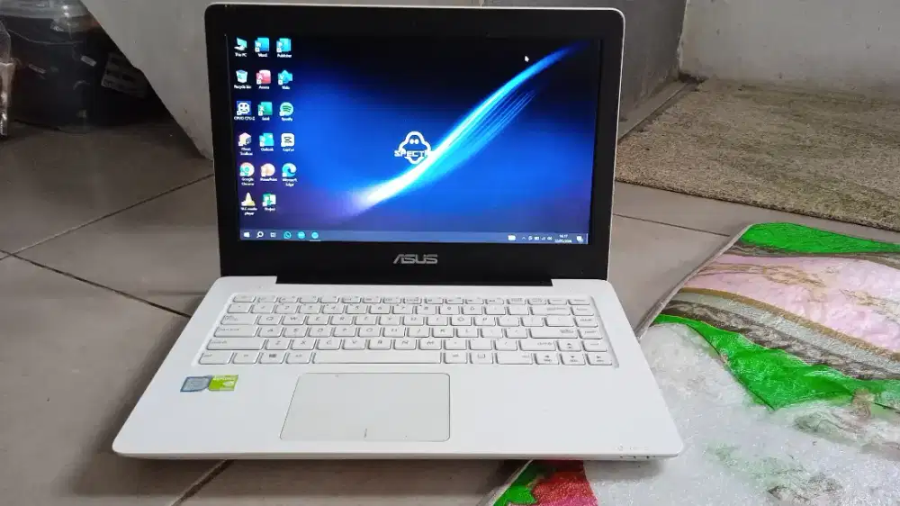 Asus putih a456UQ core i7