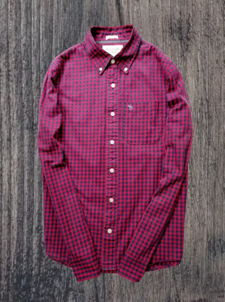 KEMEJA PANJANG ABERCROMBIE KOTAK2 MERAH,SIZE : M L FIT(LD108-110,P72)