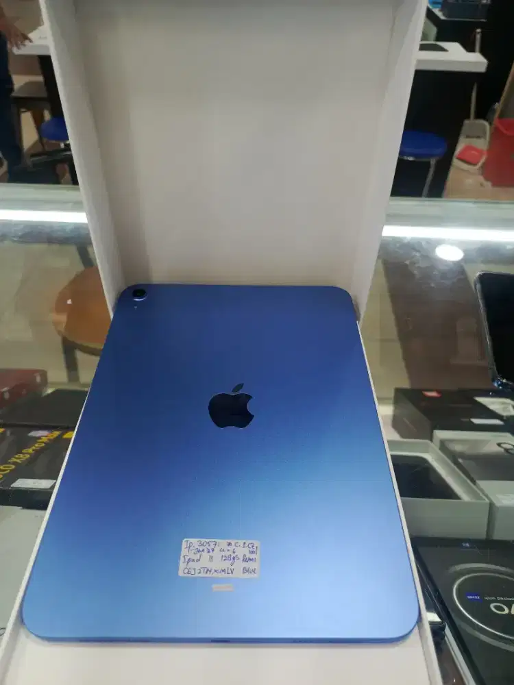 iPad 11 128gb warna Blue second garansi resmi ibox