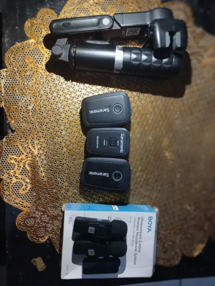 Tripod Gimbal dan Micropone ios Saramonik