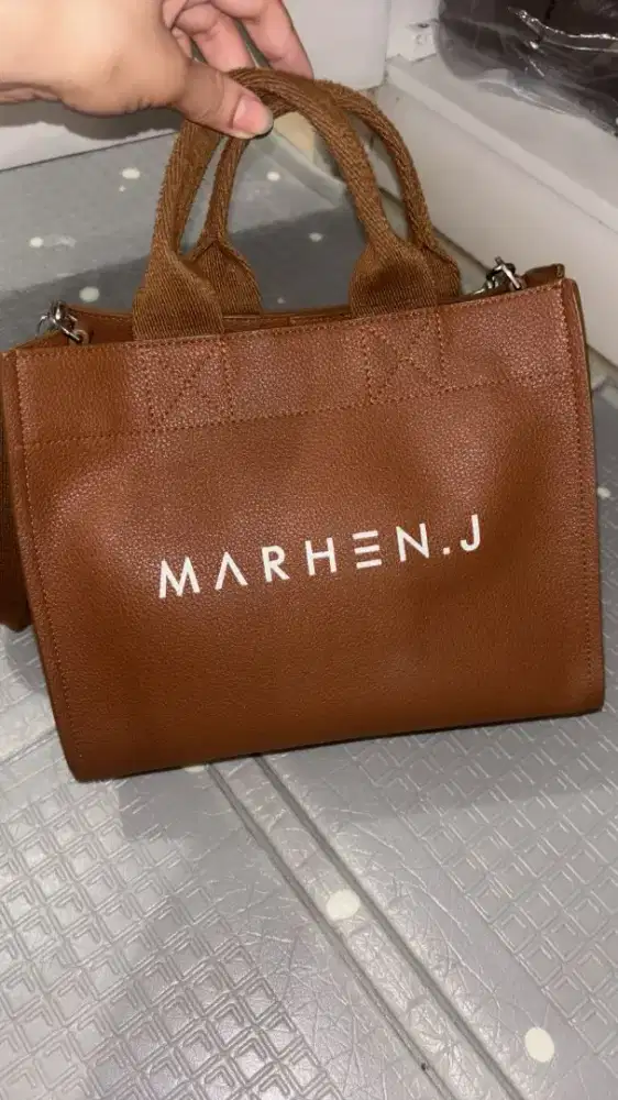 Tas Original Marhen J. Kondisi terawat, siap pakai.