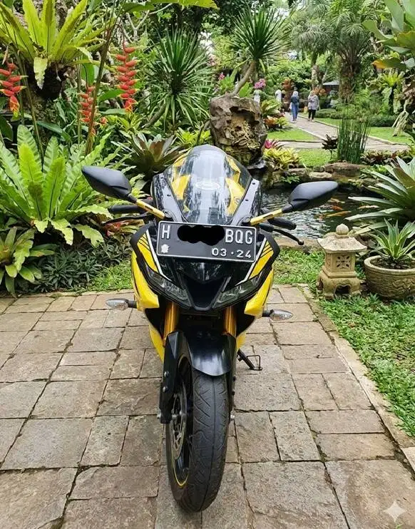 Yamaha R15 V3 , simpanan, asli km rendah, plat H