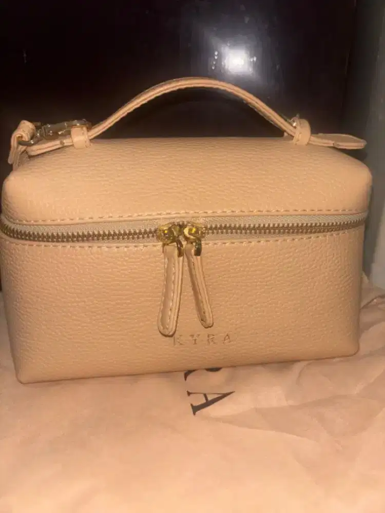 Tas Original lokal brand Authentic Merk KYRA Mulus