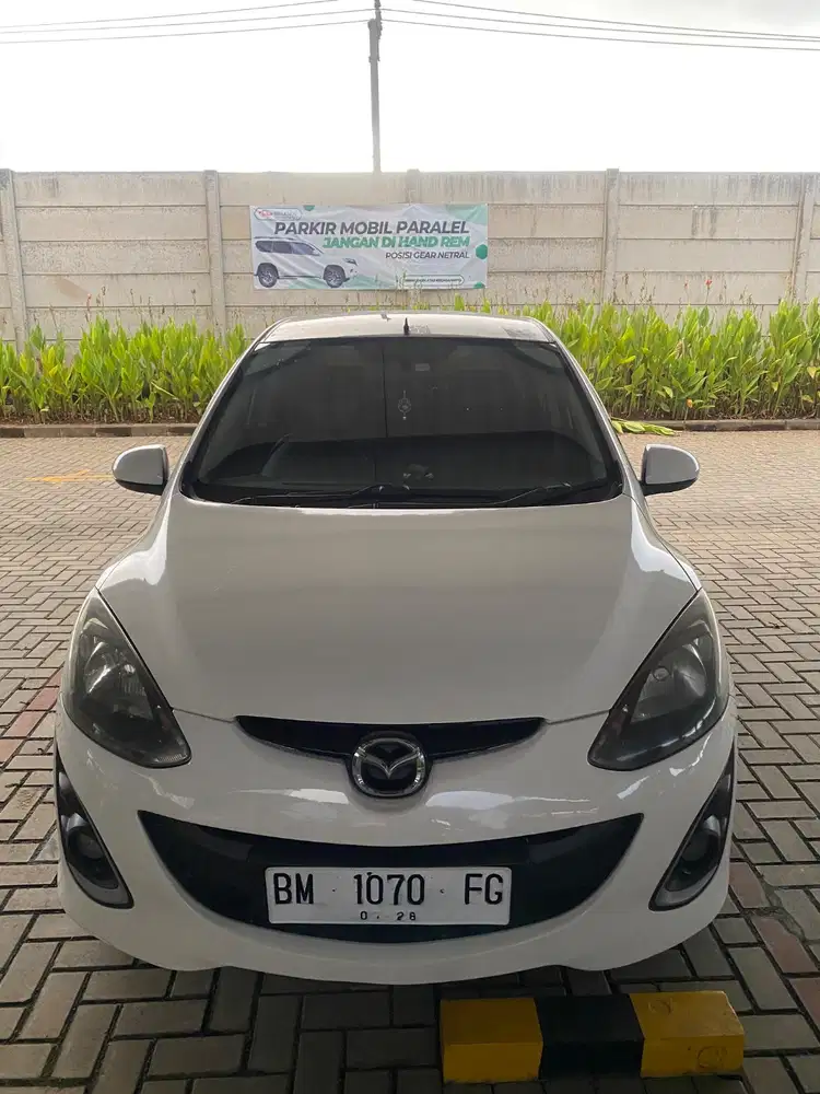 Mazda 2 R 1.5 AT 2010