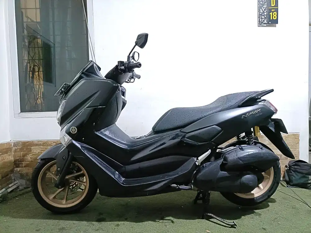 Nmax abs tahun 2018 low km 28rb/tt boleh gan cash lebih bagus