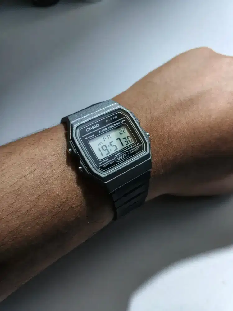 Casio F-91WM Grey Black