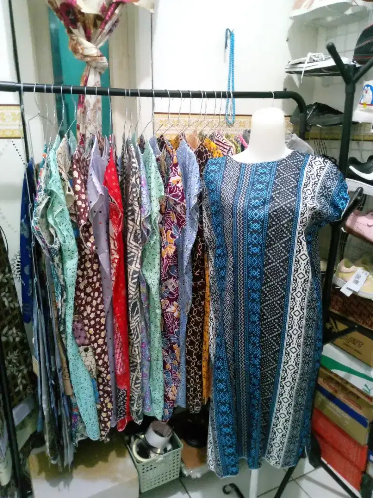 Menjual daster dan kerudung