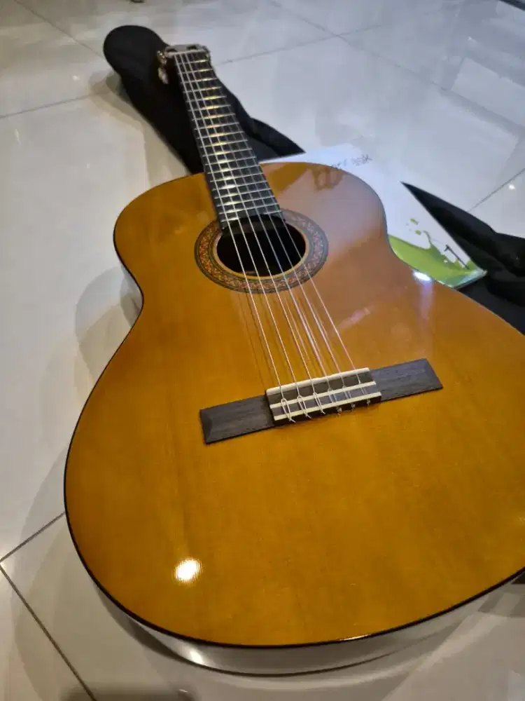 Gitar Klasik YAMAHA C40 Original di GKB