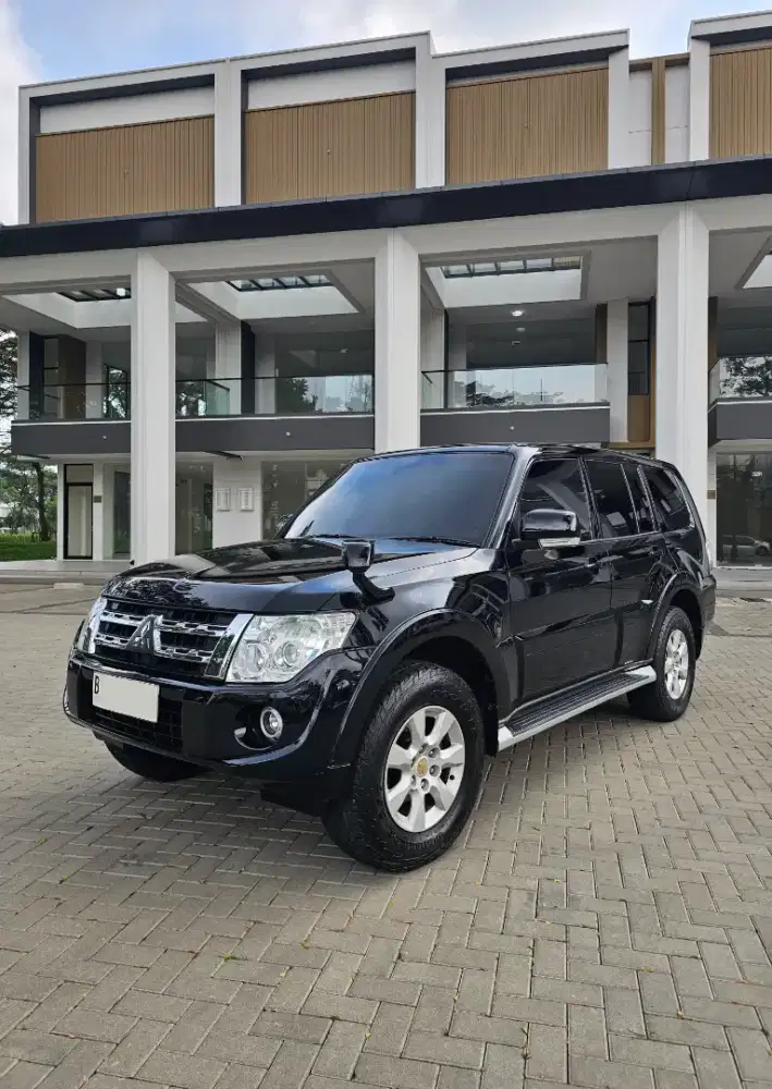 Mitsubishi Pajero Shogun Exceed 3.0 V6 bensin 4x4 Sunroof AT CBU 2013