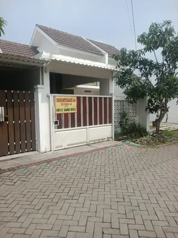 Di kontrakan rumah putih bersih buduran Sidoarjo