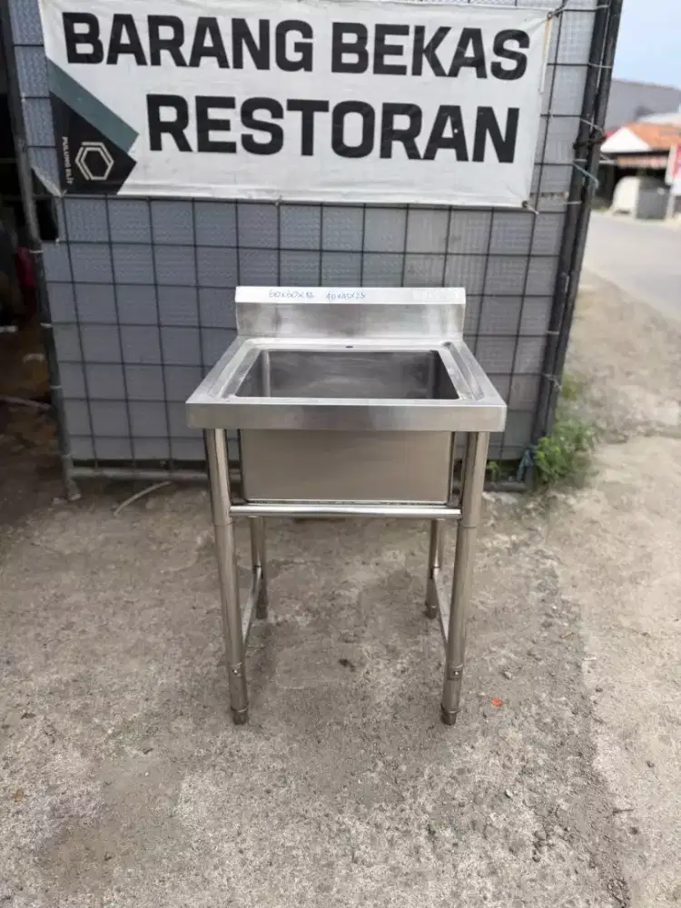 SINK 1 LUBANG

Ukuran 60x60x85
Ukuran lubang 40x45x25