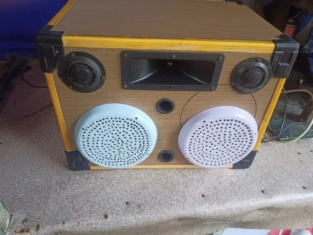 Speaker bluetooth Made in sendiri
