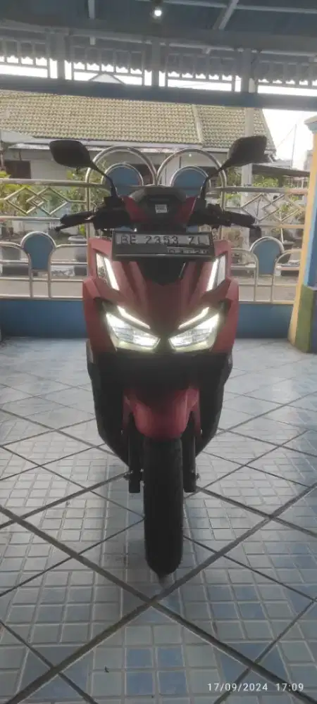 Motor Vario 160cc merah