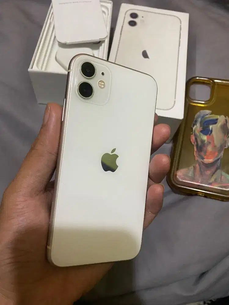 Dijual iPhone 11 128gb putih all operator