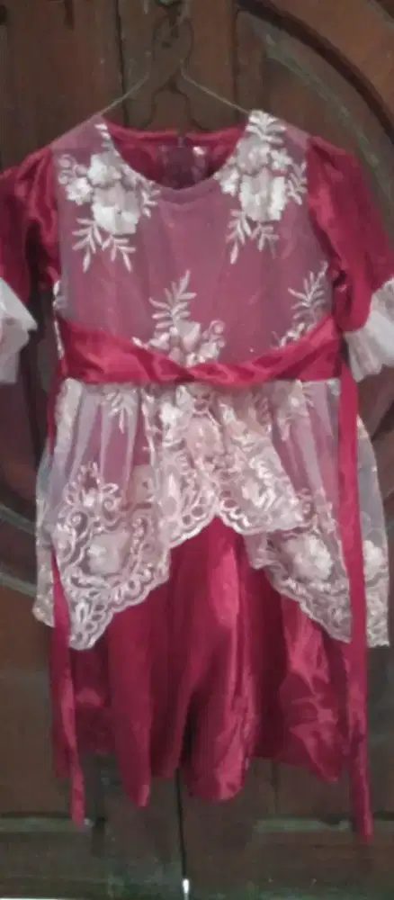 Dress Anak Perempuan D.A.5 & D.A.6 Merah Maron umur 4-5th
