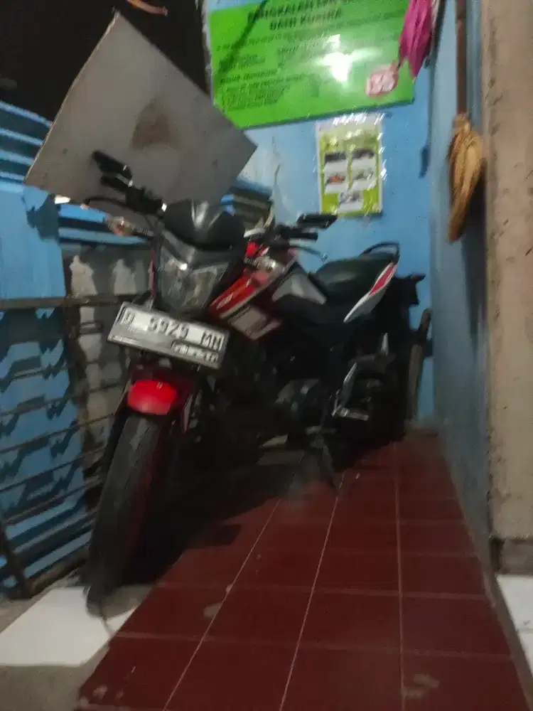 Jua motor CB150R