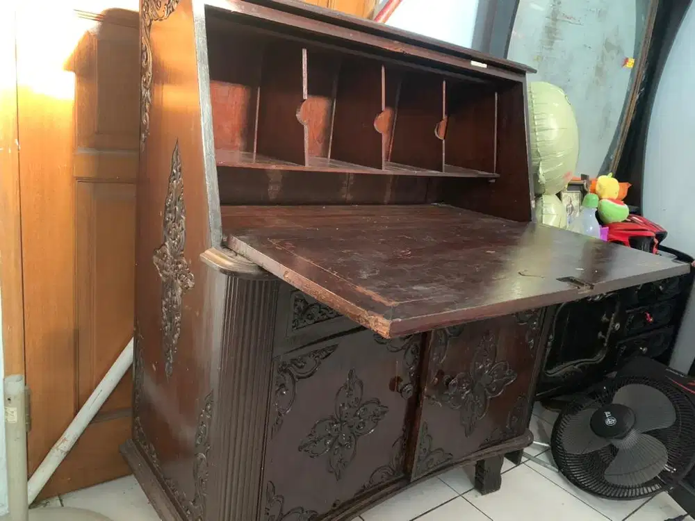 Meja belajar jati