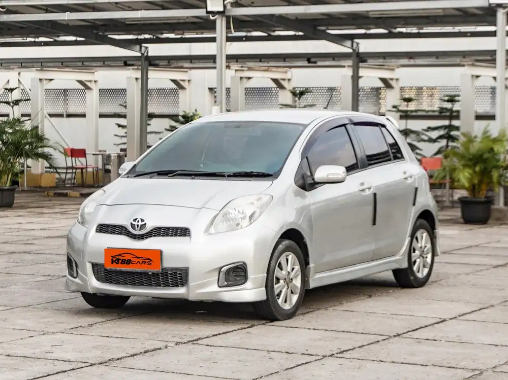 Toyota yaris E AT facelift 2012