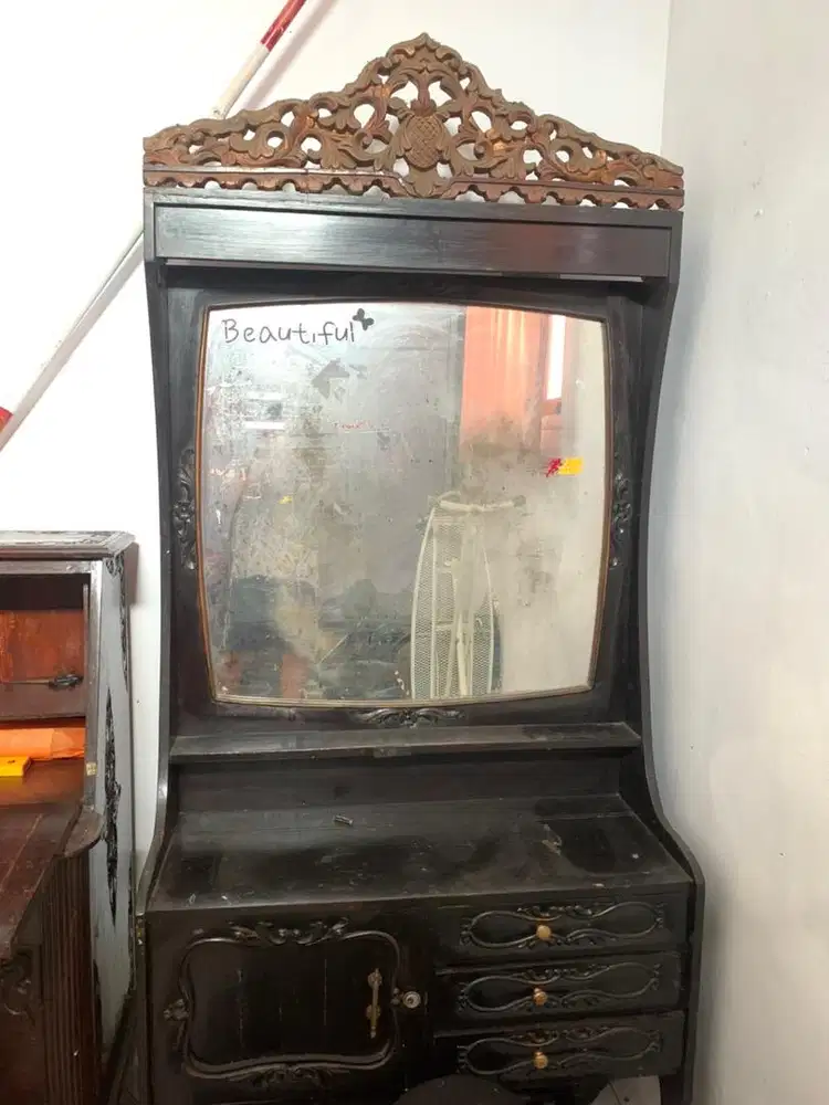 Meja dandan jati