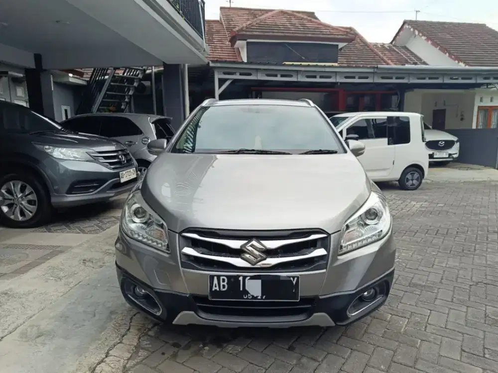Dijual suzuki Scross matic km rendah
