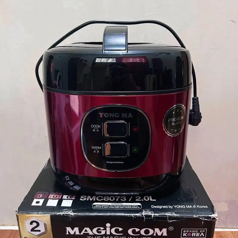 Magic Com Yong Ma SMC 8073 Warna Merah Kapasitas 2 Liter
