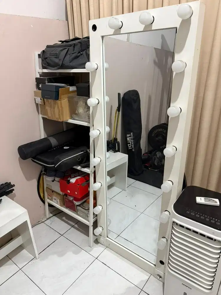 Vsnity mirror kaca berlampu