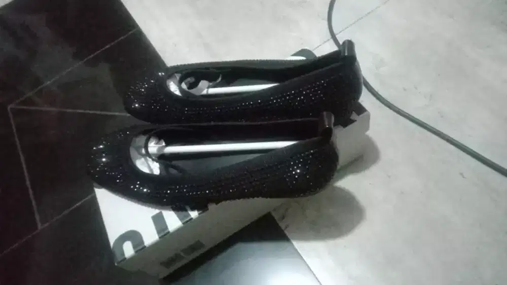 Flatshoes wanita mewah