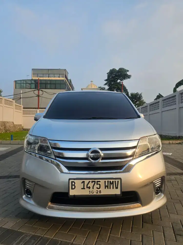 Nissan Serena jual